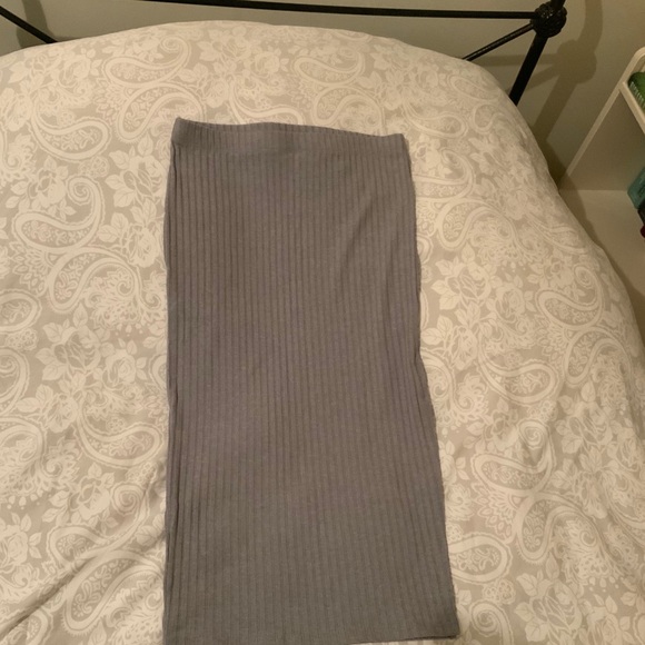 Pencil skirt with side slit - Picture 2 of 3